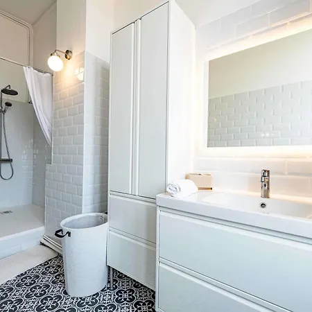 Elegant 130sqm Ac Square Gambetta *